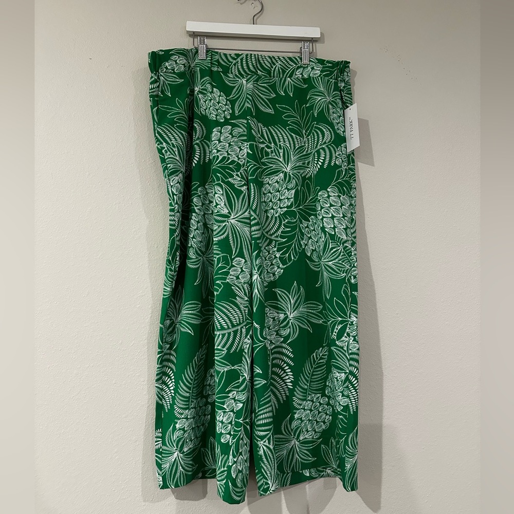 Vacation summer‎ Wide leg green pants white palm trees, pineapple design Large!